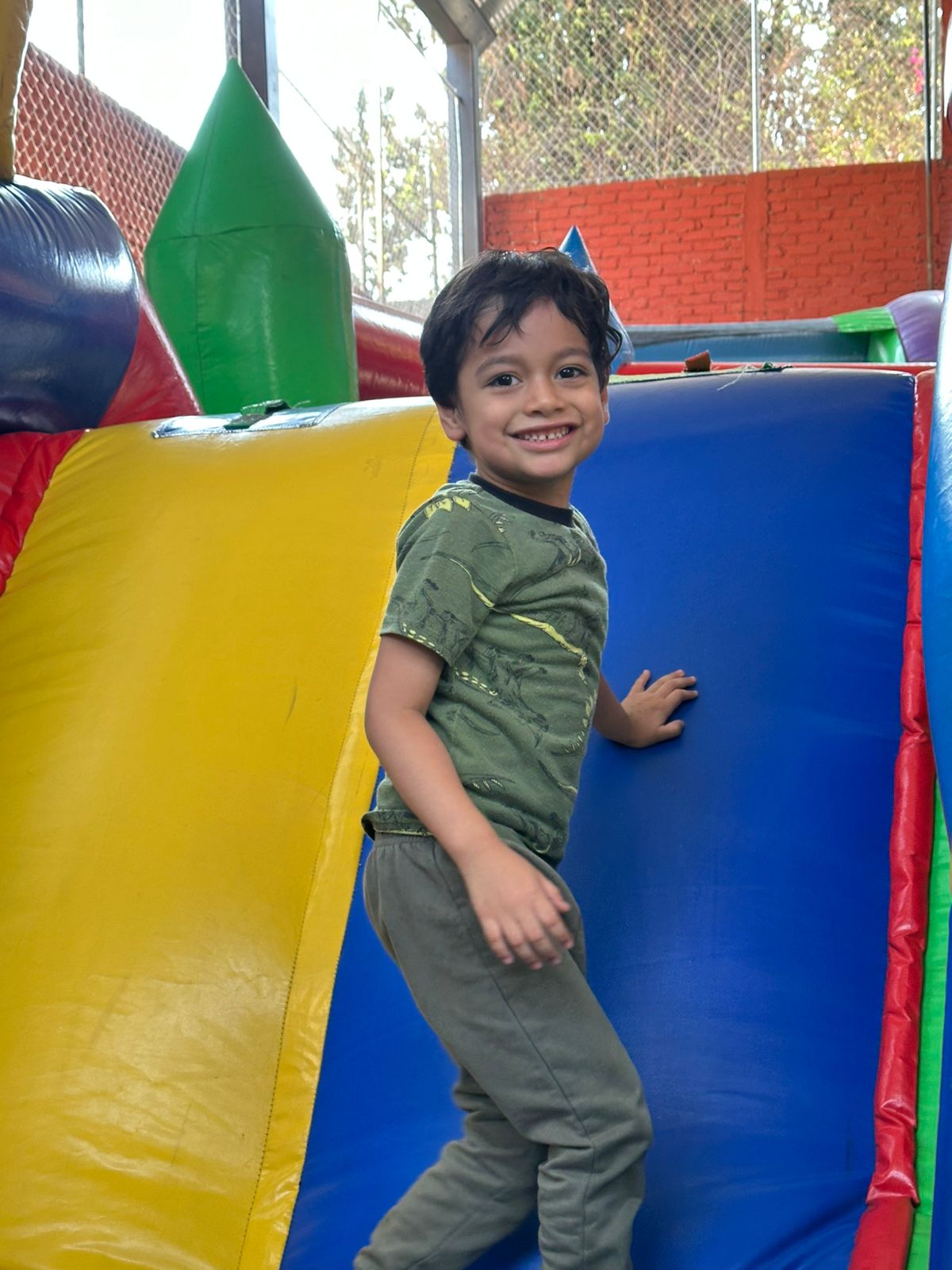 "Niños felices, recuerdos inolvidables"