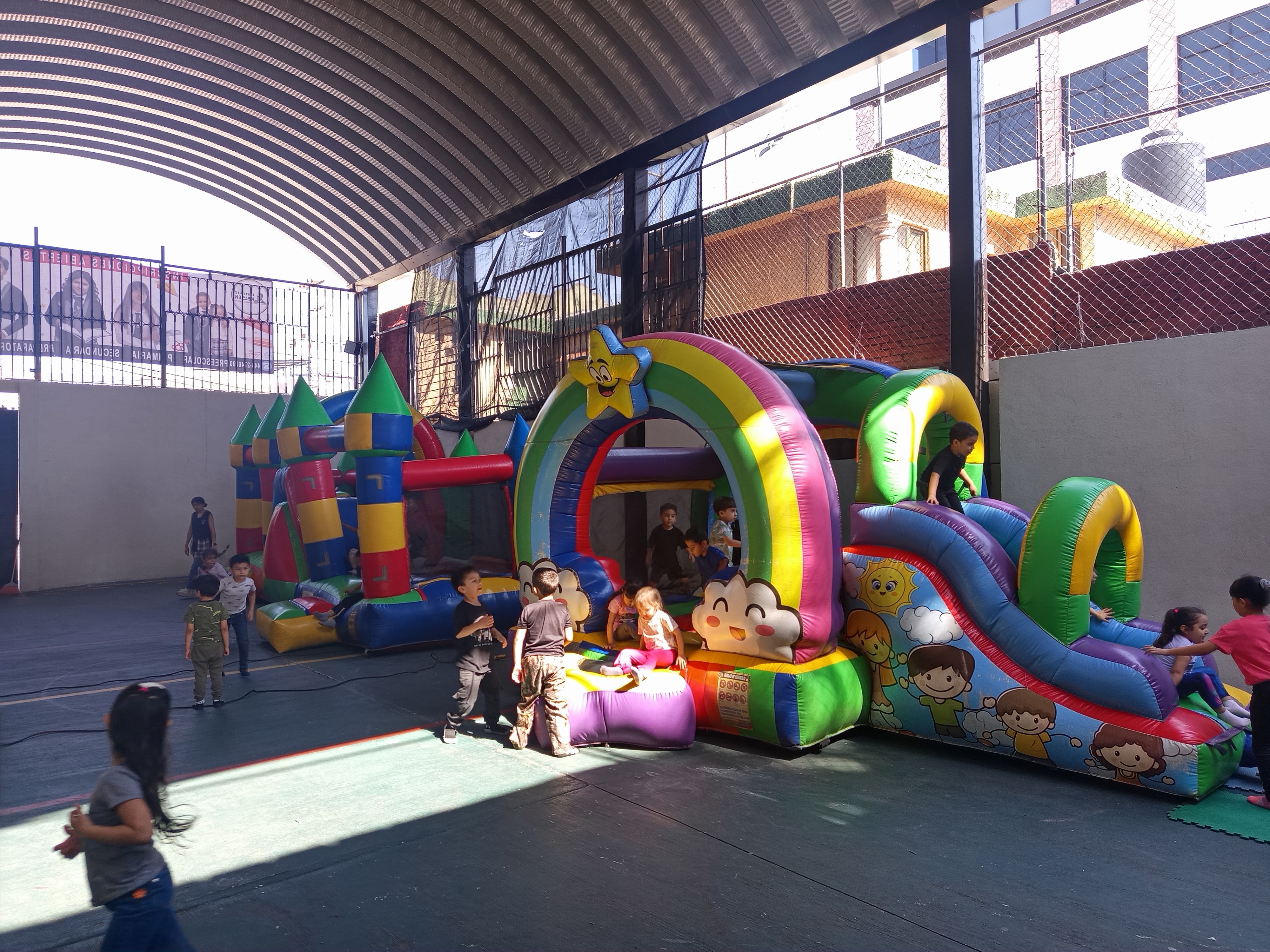 "Niños felices, recuerdos inolvidables"